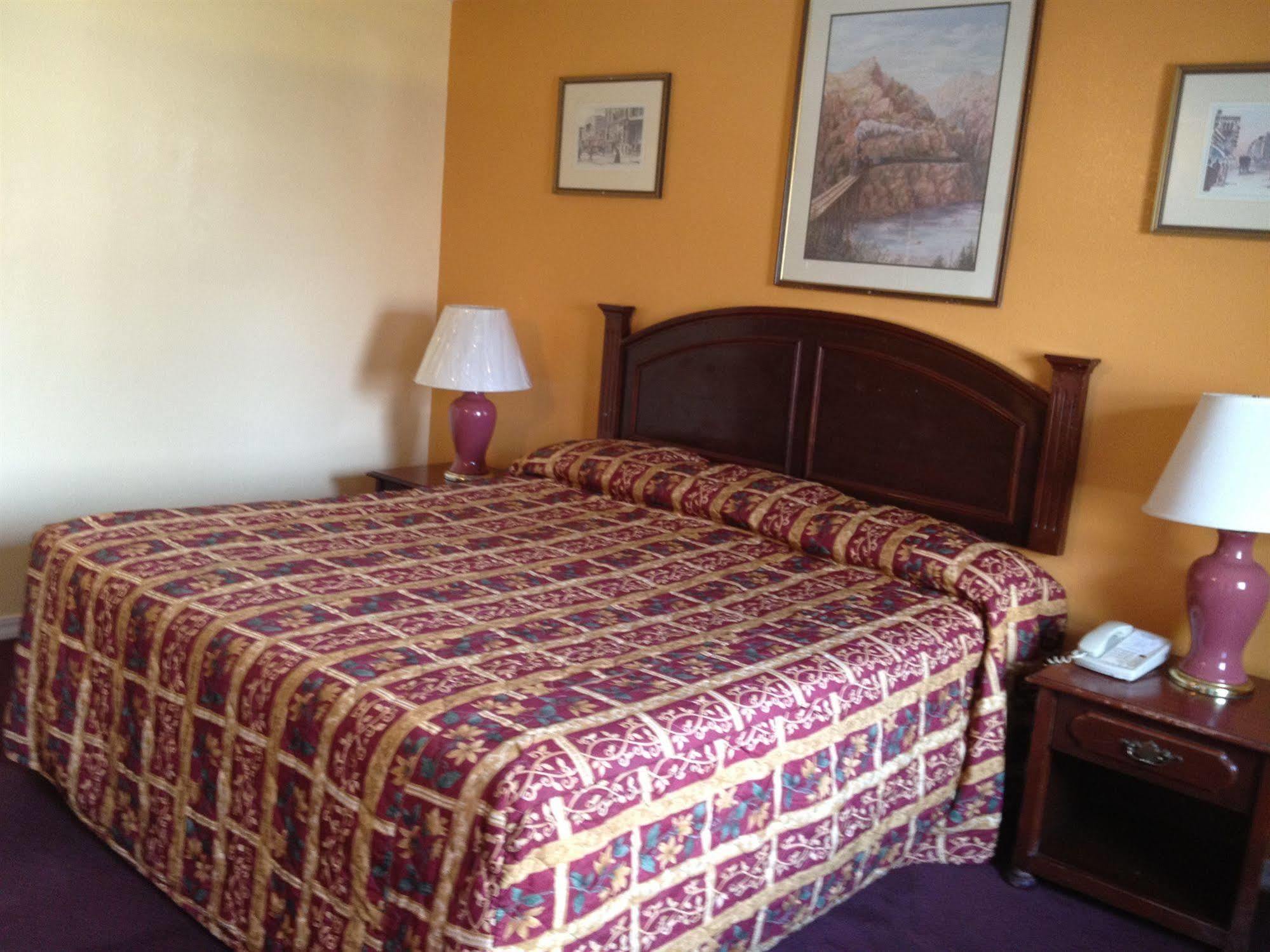 Budget Inn Of America Medford Exterior foto