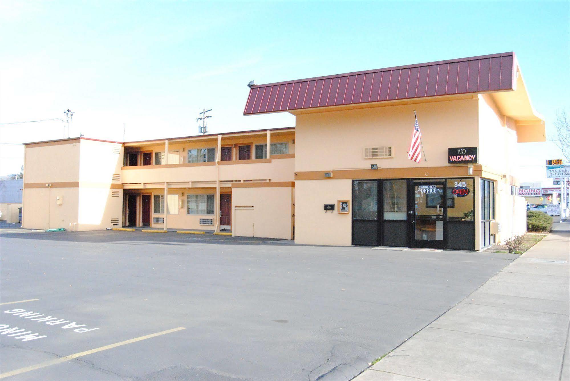 Budget Inn Of America Medford Exterior foto